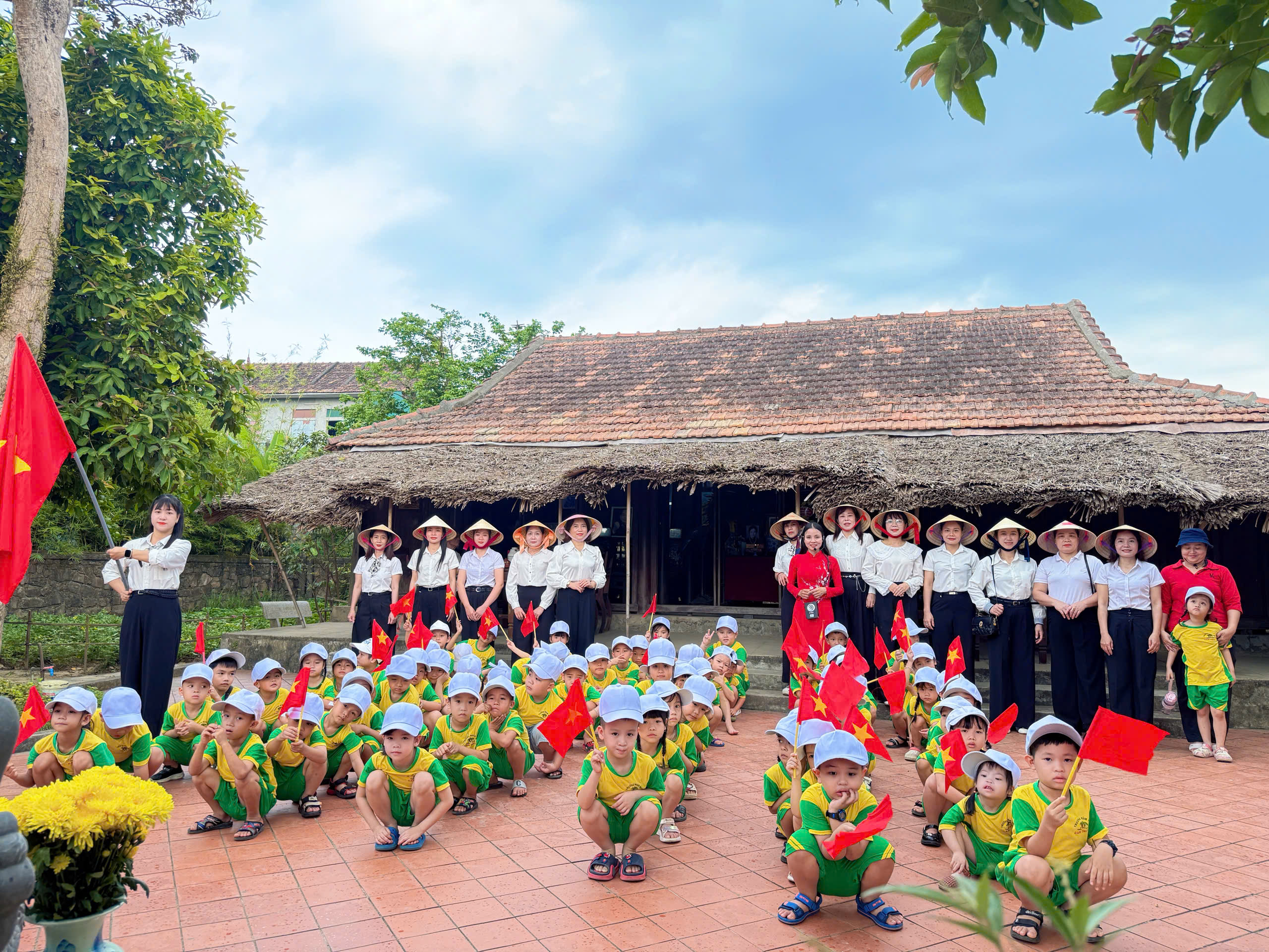 TRẢI NGHIỆM.jpg